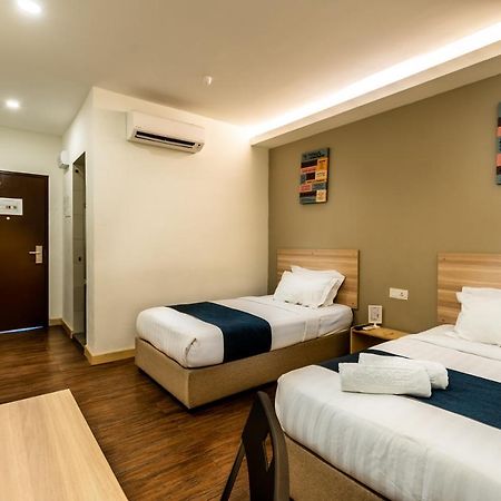 1 Orange Hotel Sungai Buloh Extérieur photo