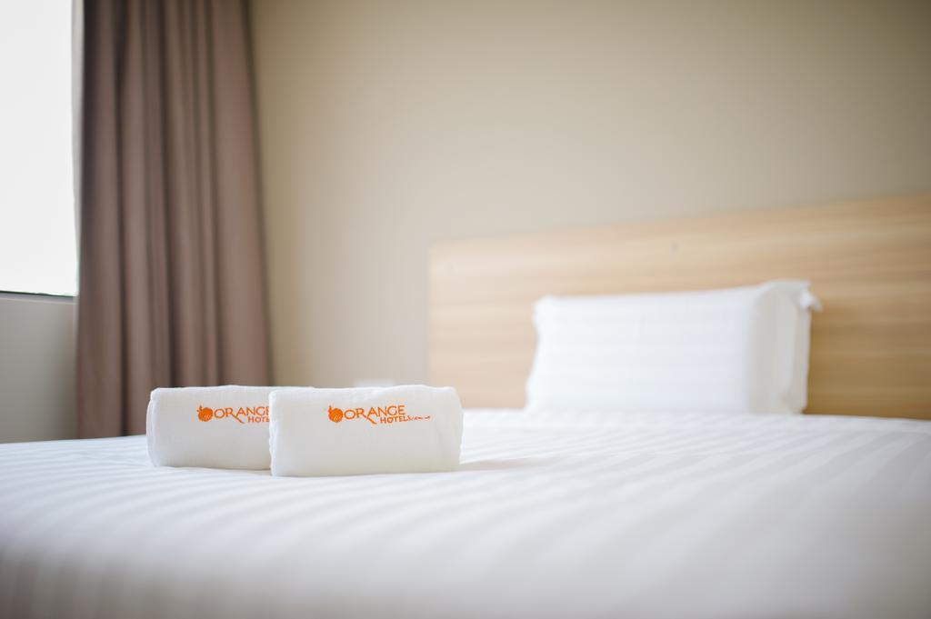 1 Orange Hotel Sungai Buloh Extérieur photo