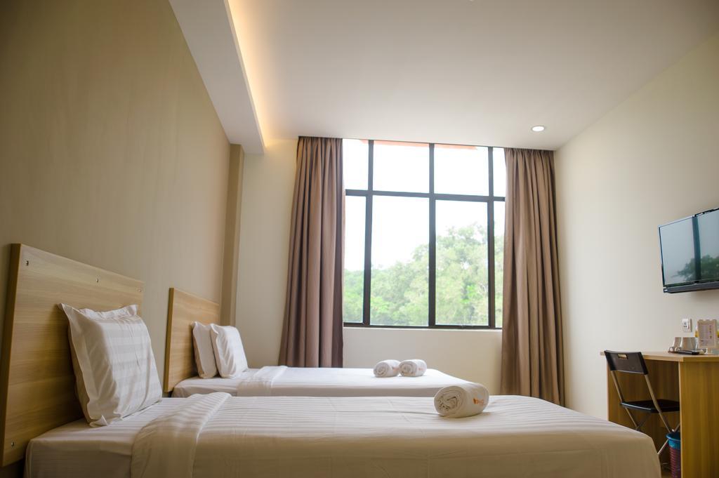 1 Orange Hotel Sungai Buloh Extérieur photo